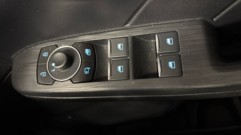 Ford Kuga 2.5 FHEV ST-Line X Edition 5dr CVT Hybrid Estate - Image 22