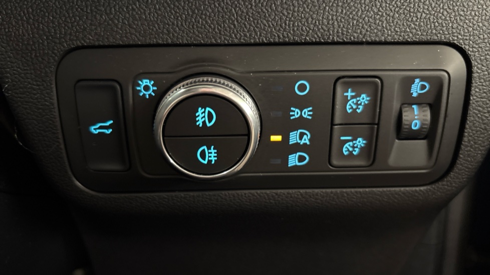 Ford Kuga 2.5 FHEV ST-Line X Edition 5dr CVT Hybrid Estate - Image 25