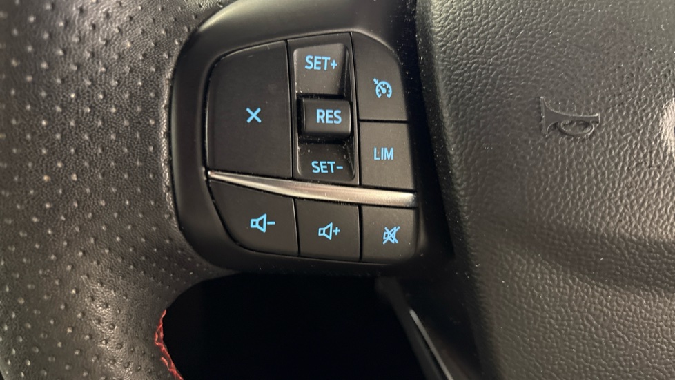 Ford Kuga 2.5 FHEV ST-Line X Edition 5dr CVT Hybrid Estate - Image 27