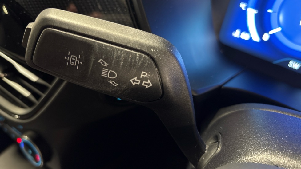 Ford Kuga 2.5 FHEV ST-Line X Edition 5dr CVT Hybrid Estate - Image 30