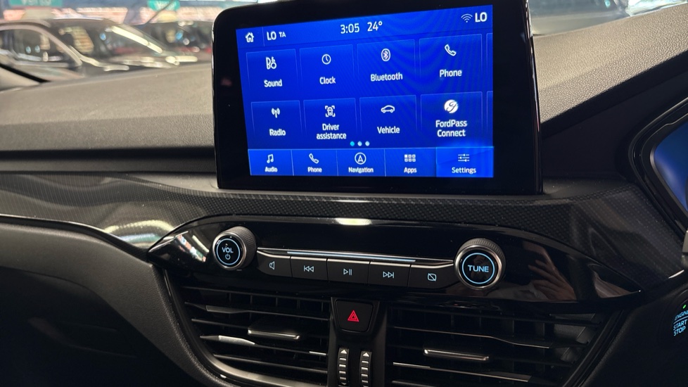 Ford Kuga 2.5 FHEV ST-Line X Edition 5dr CVT Hybrid Estate - Image 36