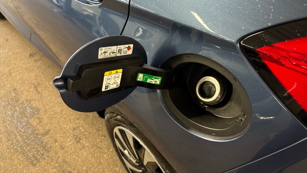 Ford Fiesta 1.0 EcoBoost Hybrid mHEV 125 Titanium 5dr Auto Petrol Hatchback - Image 43