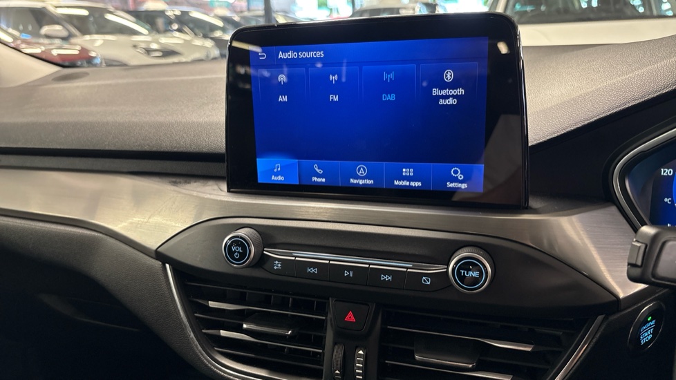 Ford Focus 1.0 EcoBoost Hybrid mHEV 125 Titanium X Ed 5dr Petrol Hatchback - Image 35