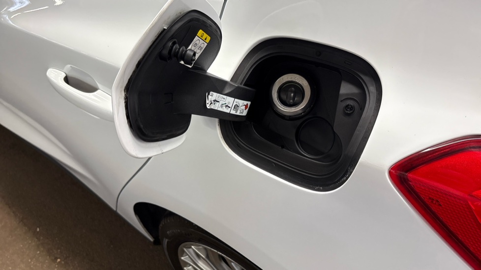 Ford Focus 1.0 EcoBoost Hybrid mHEV 125 Titanium X Ed 5dr Petrol Hatchback - Image 45