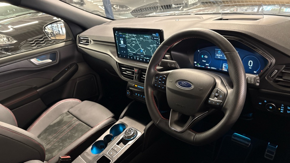 Ford Kuga 2.5 FHEV ST-Line X 5dr CVT Hybrid Estate - Image 14