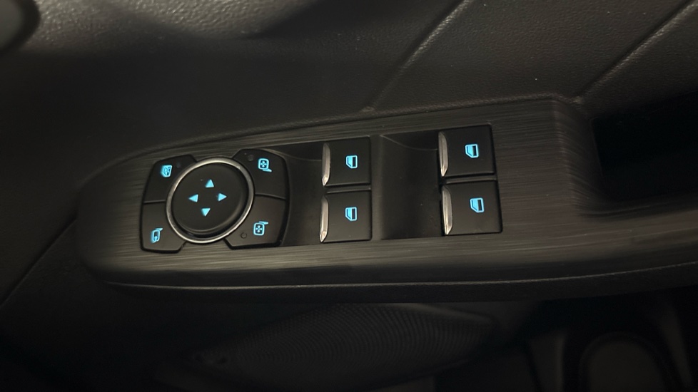 Ford Kuga 2.5 FHEV ST-Line X 5dr CVT Hybrid Estate - Image 22