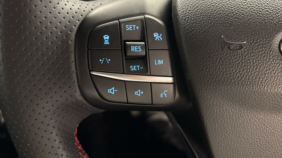 Ford Kuga 2.5 FHEV ST-Line X 5dr CVT Hybrid Estate - Image 27