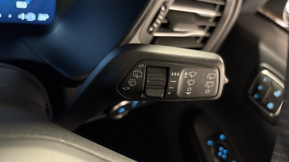 Ford Kuga 2.5 FHEV ST-Line X 5dr CVT Hybrid Estate - Image 29