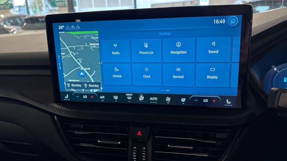 Ford Kuga 2.5 FHEV ST-Line X 5dr CVT Hybrid Estate - Image 39