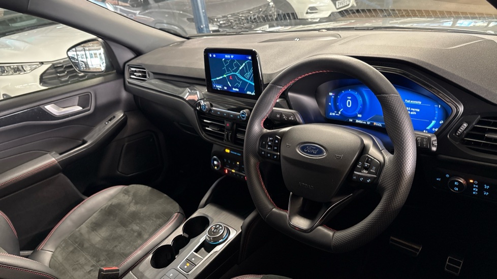 Ford Kuga 2.5 FHEV ST-Line X Edition 5dr CVT Hybrid Estate - Image 11