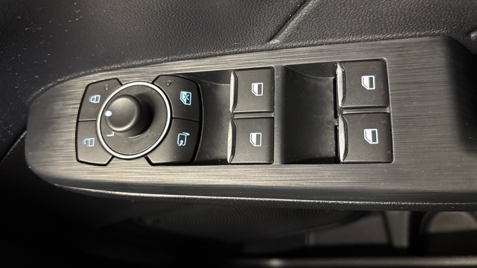 Ford Kuga 2.5 FHEV ST-Line X Edition 5dr CVT Hybrid Estate - Image 26