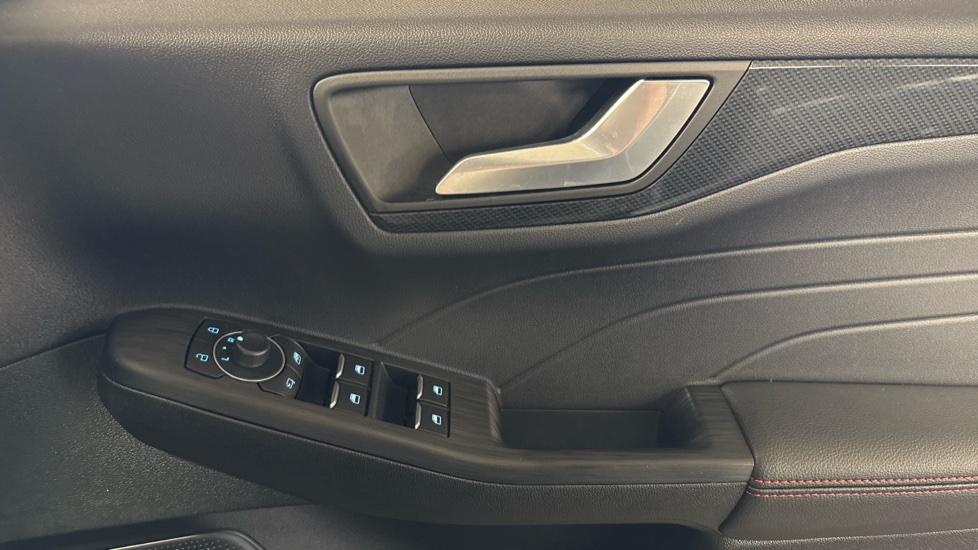 Ford Kuga 2.5 FHEV ST-Line X Edition 5dr CVT Hybrid Estate - Image 27