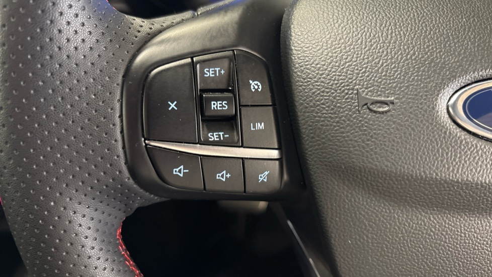 Ford Kuga 2.5 FHEV ST-Line X Edition 5dr CVT Hybrid Estate - Image 31