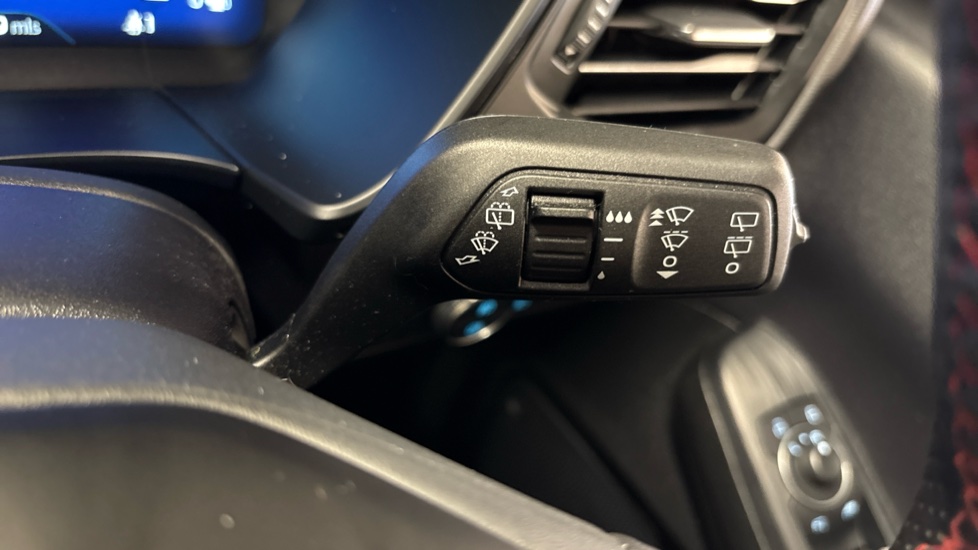 Ford Kuga 2.5 FHEV ST-Line X Edition 5dr CVT Hybrid Estate - Image 33