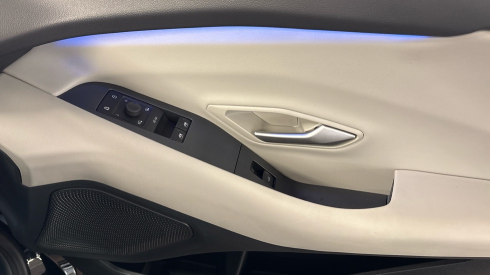 Ford Explorer 210kW Premium 77kWh 5dr Auto Electric Estate - Image 29