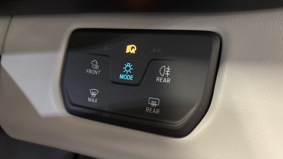 Ford Explorer 210kW Premium 77kWh 5dr Auto Electric Estate - Image 32