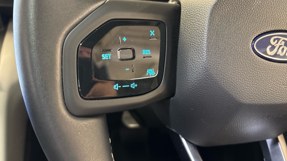 Ford Explorer 210kW Premium 77kWh 5dr Auto Electric Estate - Image 34