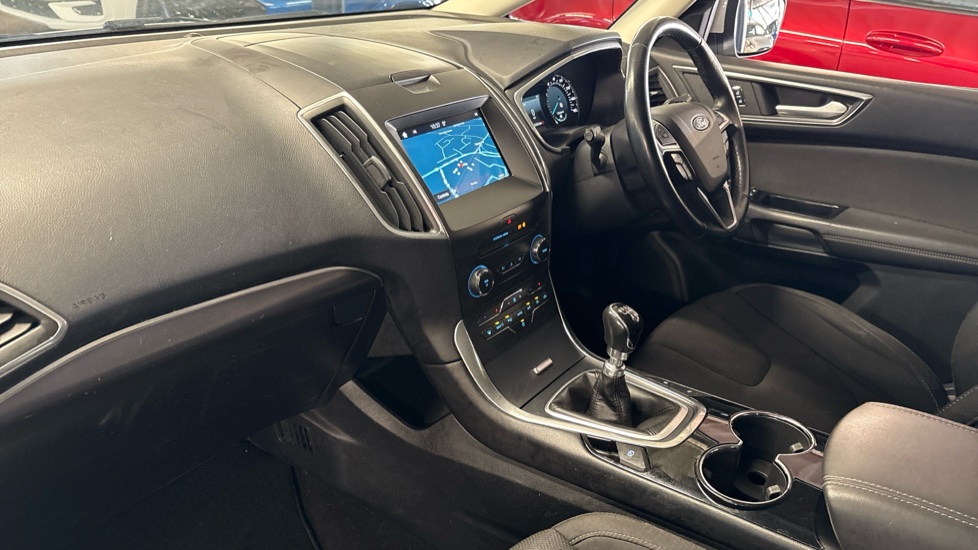 Ford S-MAX 2.0 TDCi 180 Titanium 5dr Diesel Estate - Image 9