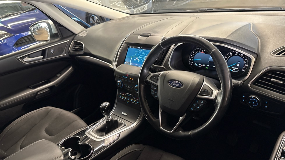 Ford S-MAX 2.0 TDCi 180 Titanium 5dr Diesel Estate - Image 11