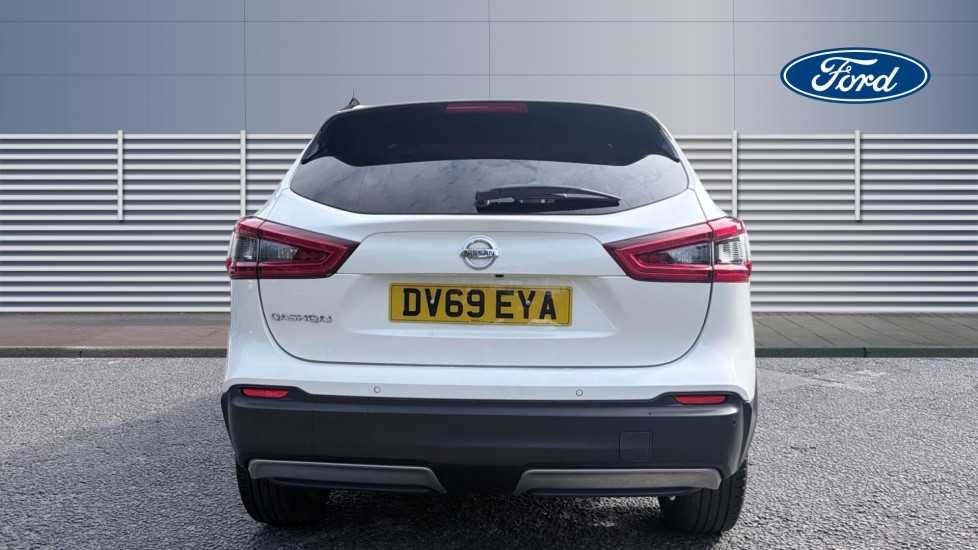 Nissan Qashqai 1.3 DiG-T N-Connecta 5dr Petrol Hatchback - Image 6