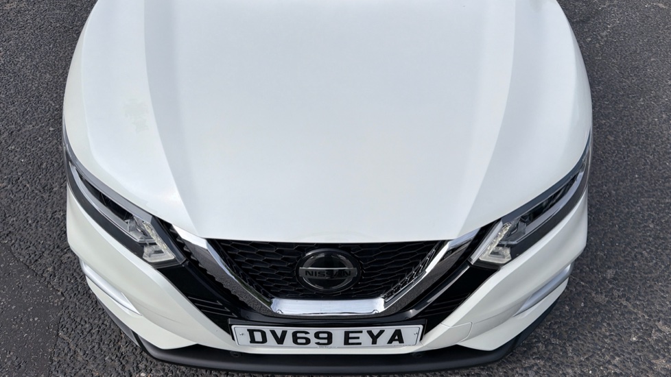 Nissan Qashqai 1.3 DiG-T N-Connecta 5dr Petrol Hatchback - Image 23