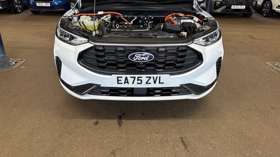 Ford Kuga 2.5 PHEV ST-Line X Black Package 5dr CVT Estate - Image 8