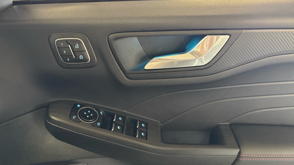 Ford Kuga 2.5 PHEV ST-Line X Black Package 5dr CVT Estate - Image 29