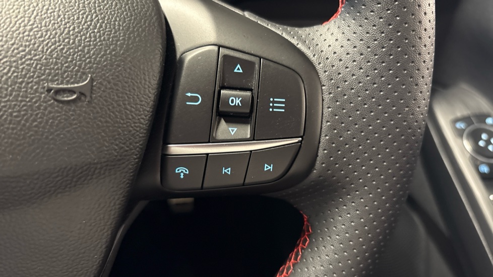 Ford Kuga 2.5 PHEV ST-Line X Black Package 5dr CVT Estate - Image 32