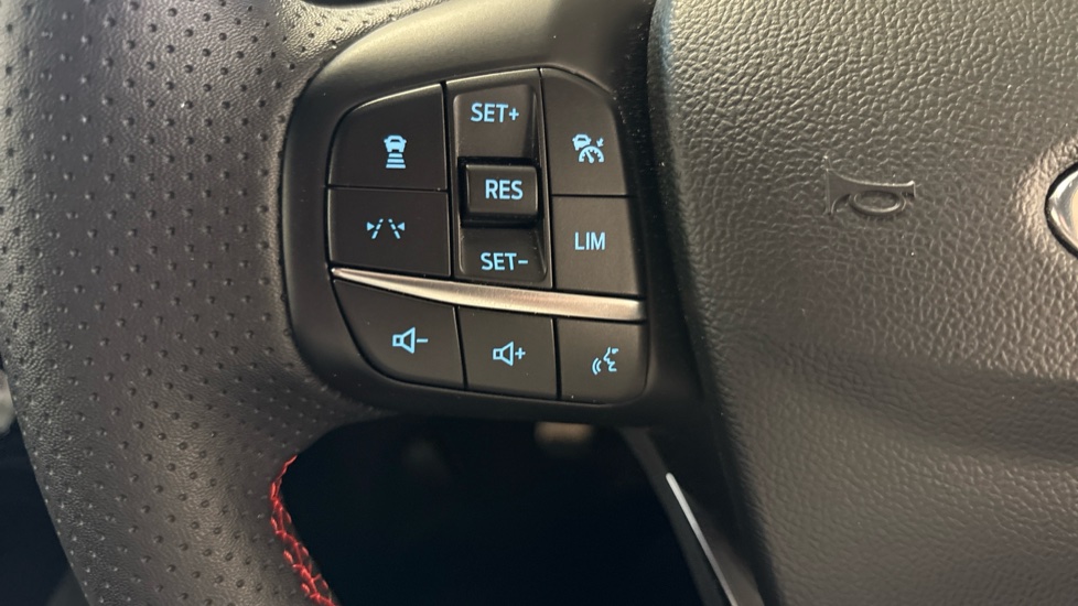 Ford Kuga 2.5 PHEV ST-Line X Black Package 5dr CVT Estate - Image 33