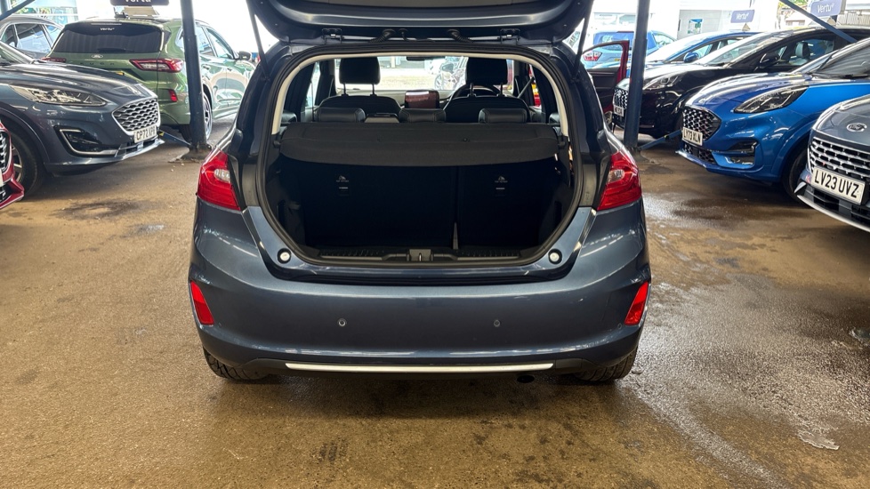 Ford Fiesta 1.0 EcoBoost Hybrid mHEV 155 Vignale Edition 5dr Petrol Hatchback - Image 4