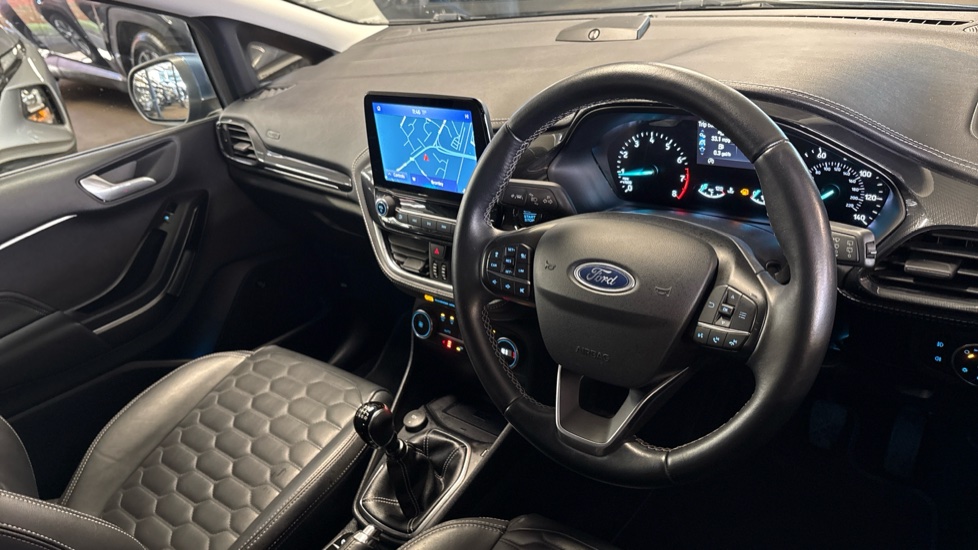 Ford Fiesta 1.0 EcoBoost Hybrid mHEV 155 Vignale Edition 5dr Petrol Hatchback - Image 11