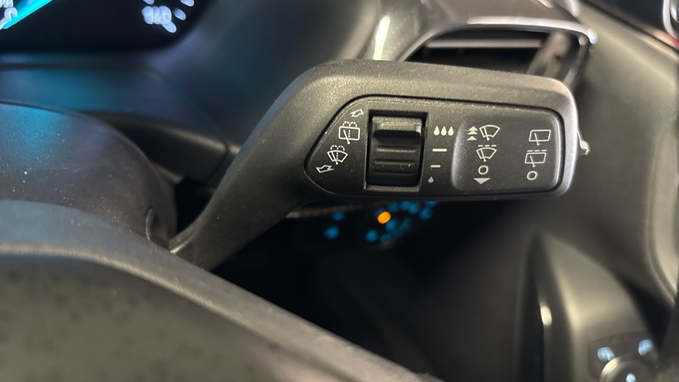 Ford Fiesta 1.0 EcoBoost Hybrid mHEV 155 Vignale Edition 5dr Petrol Hatchback - Image 29