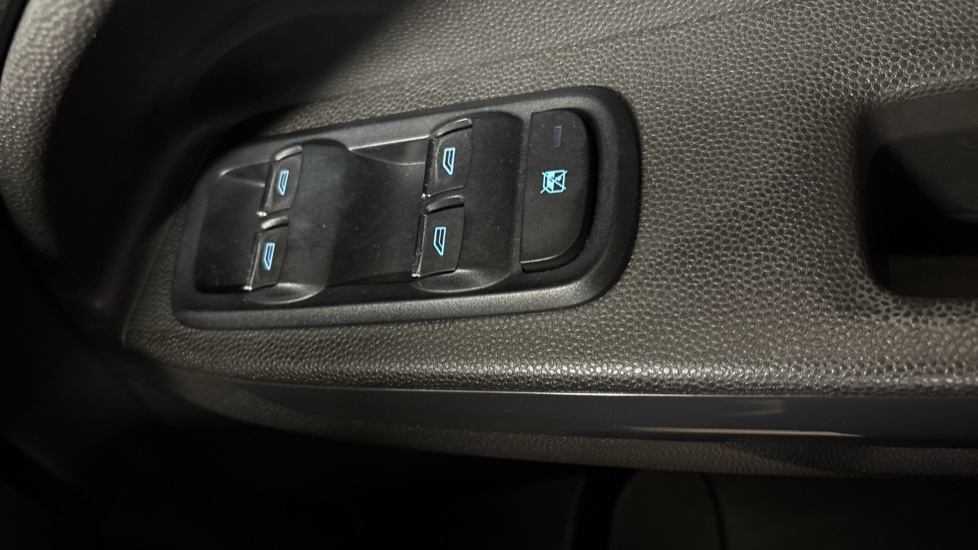 Ford EcoSport 1.0 EcoBoost Titanium 5dr Petrol Hatchback - Image 22