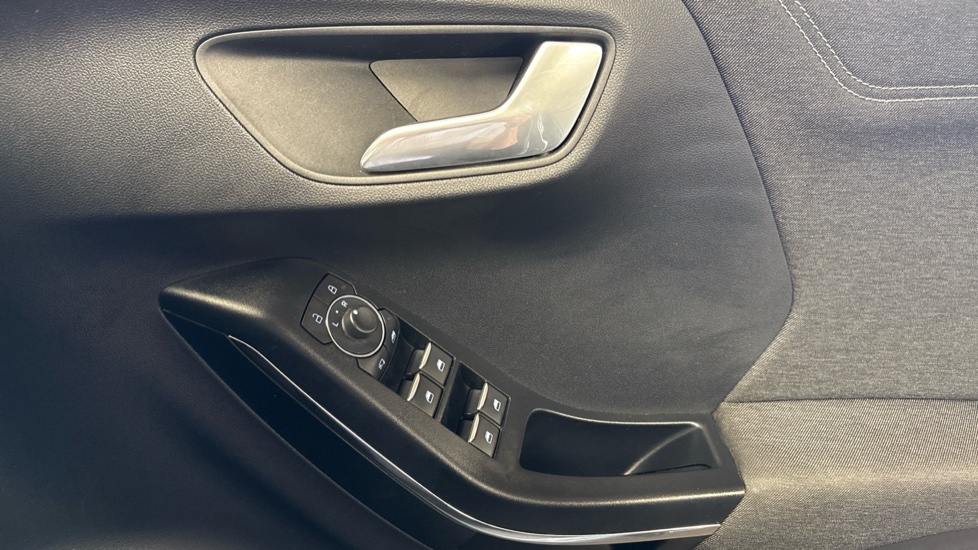 Ford Puma 1.0 EcoBoost Hybrid mHEV Titanium 5dr Petrol Hatchback - Image 23