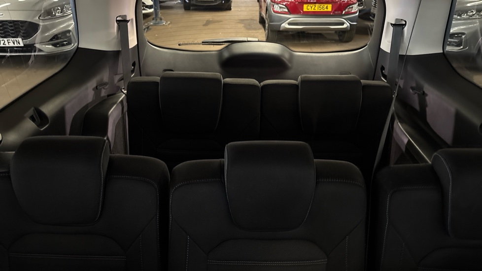 Ford Galaxy 2.5 FHEV 190 Titanium 5dr CVT Hybrid Estate - Image 15