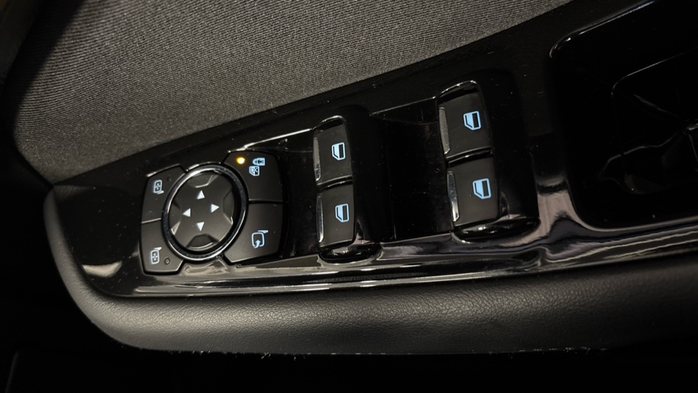 Ford Galaxy 2.5 FHEV 190 Titanium 5dr CVT Hybrid Estate - Image 22