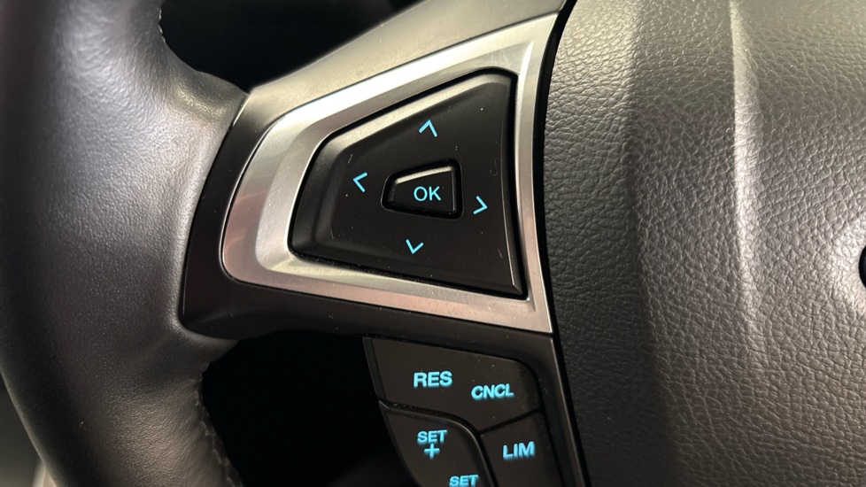 Ford Galaxy 2.5 FHEV 190 Titanium 5dr CVT Hybrid Estate - Image 27