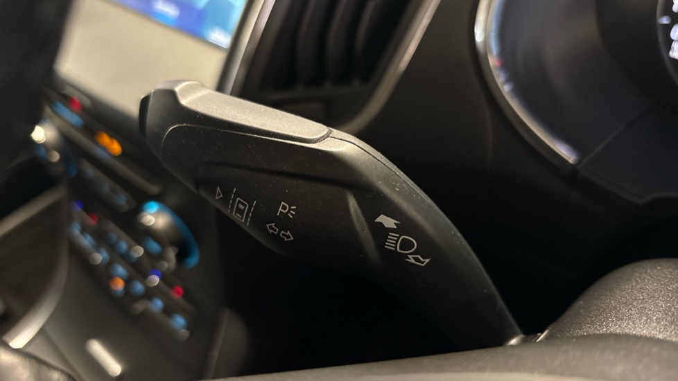 Ford Galaxy 2.5 FHEV 190 Titanium 5dr CVT Hybrid Estate - Image 32