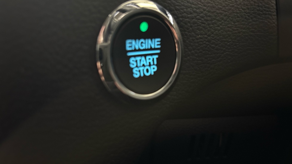 Ford Galaxy 2.5 FHEV 190 Titanium 5dr CVT Hybrid Estate - Image 34
