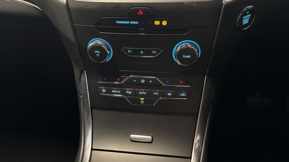 Ford Galaxy 2.5 FHEV 190 Titanium 5dr CVT Hybrid Estate - Image 42