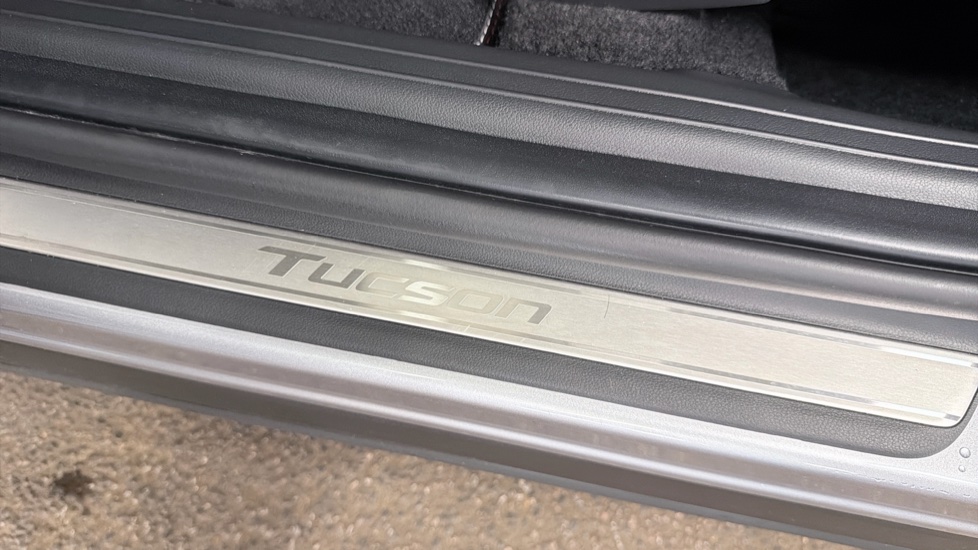 Hyundai TUCSON 1.6T N Line 5dr Petrol Estate - Image 36