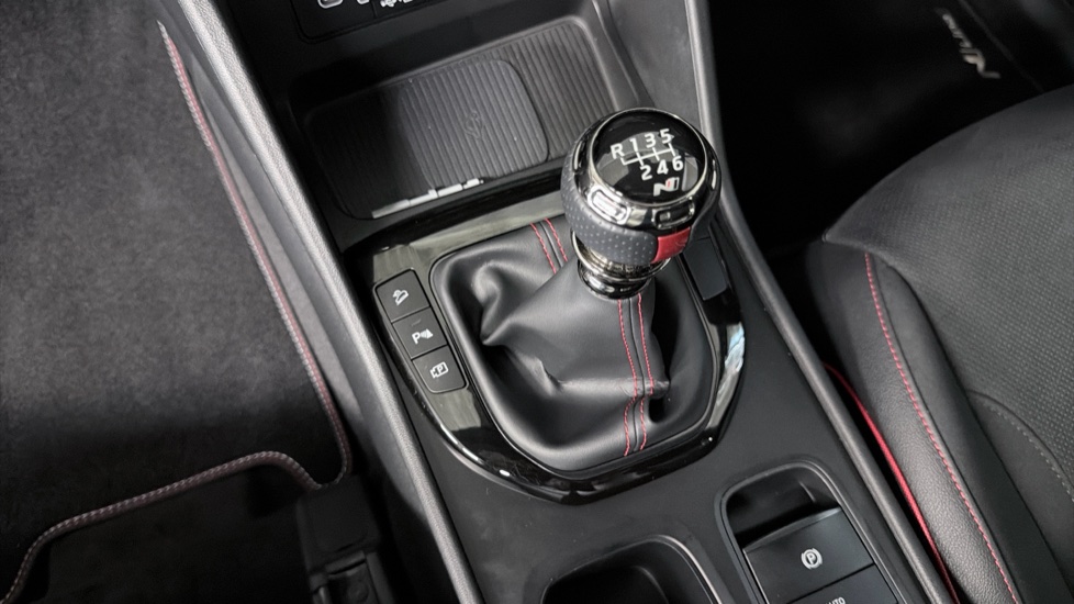 Hyundai TUCSON 1.6T N Line 5dr Petrol Estate - Image 39
