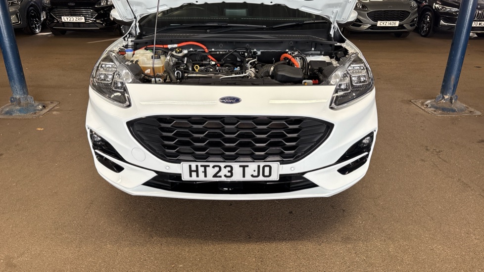 Ford Kuga 2.5 FHEV ST-Line X Edition 5dr CVT Hybrid Estate - Image 8
