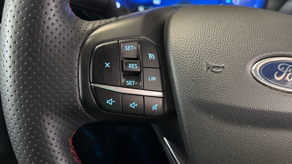 Ford Kuga 2.5 FHEV ST-Line X Edition 5dr CVT Hybrid Estate - Image 27