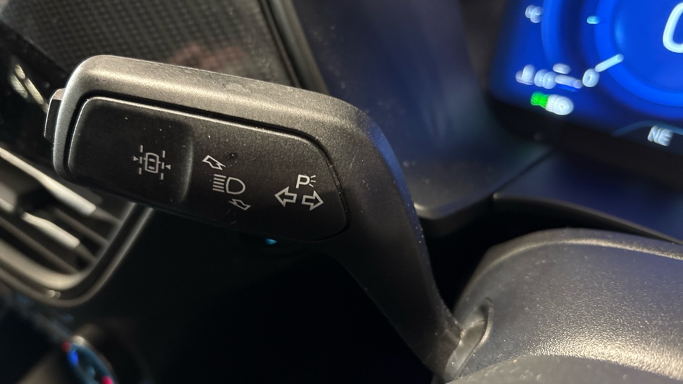 Ford Kuga 2.5 FHEV ST-Line X Edition 5dr CVT Hybrid Estate - Image 30