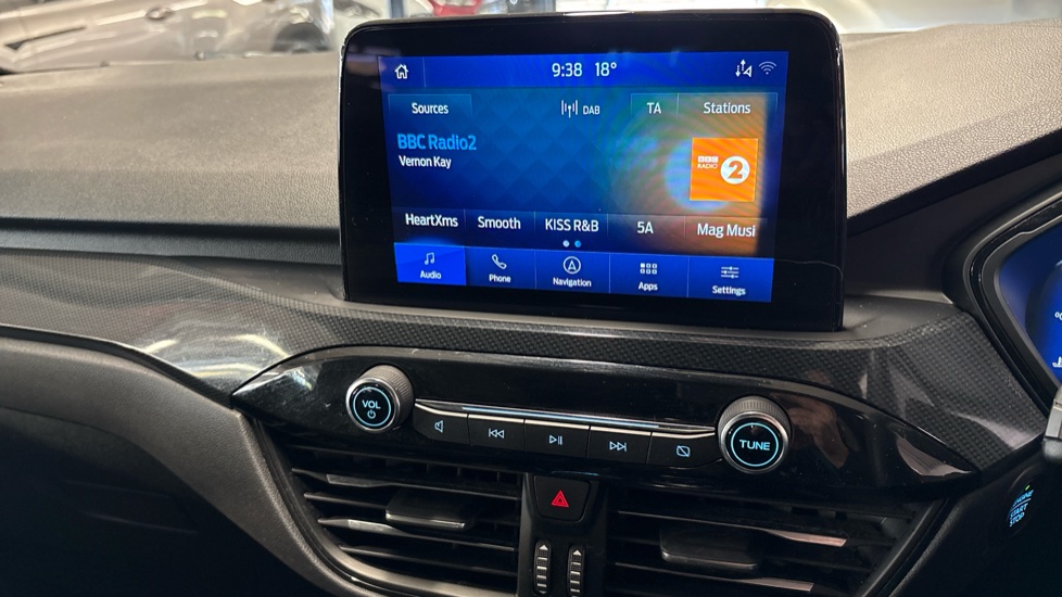 Ford Kuga 2.5 FHEV ST-Line X Edition 5dr CVT Hybrid Estate - Image 34