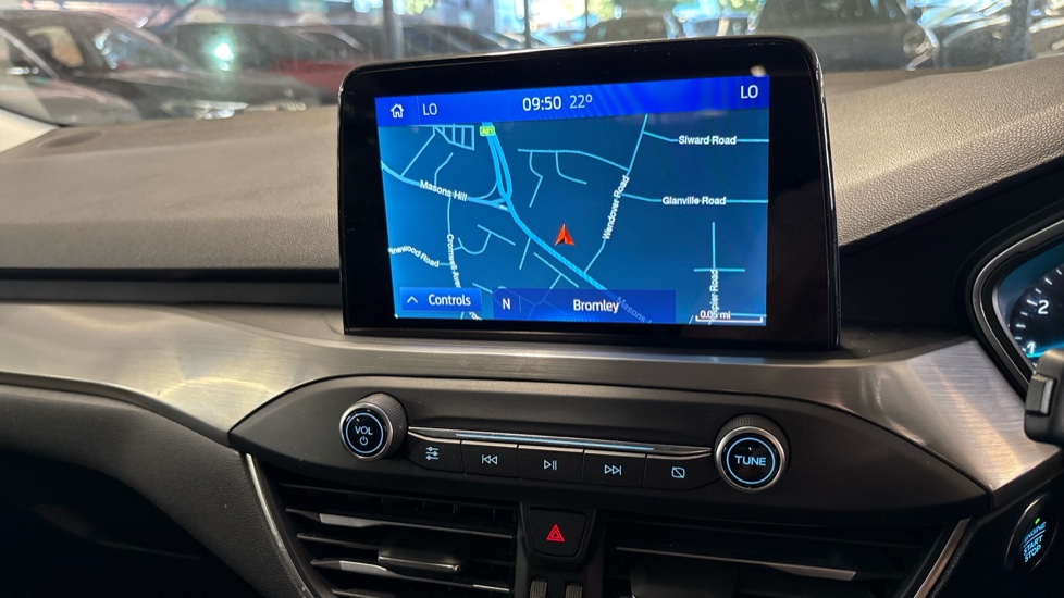 Ford Focus 1.0 EcoBoost 125 Titanium 5dr Petrol Estate - Image 32