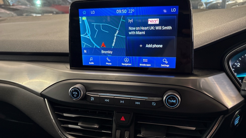 Ford Focus 1.0 EcoBoost 125 Titanium 5dr Petrol Estate - Image 33