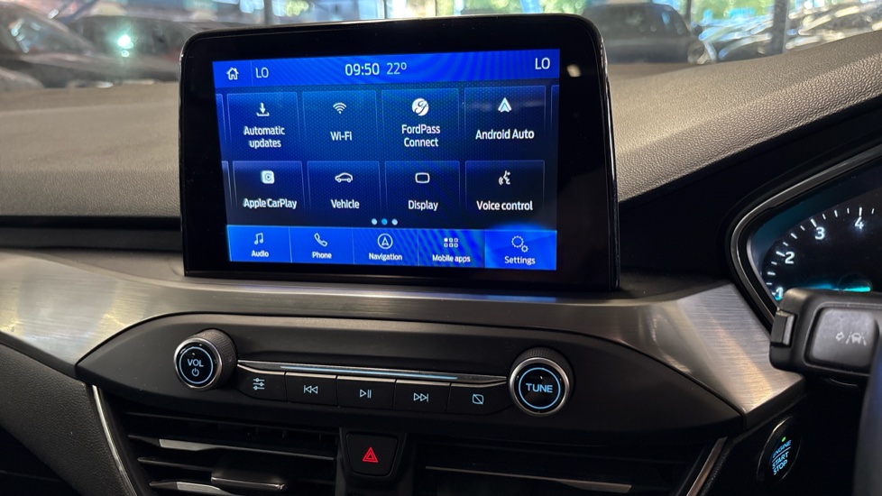 Ford Focus 1.0 EcoBoost 125 Titanium 5dr Petrol Estate - Image 37