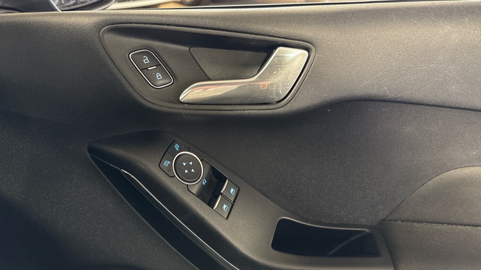 Ford Fiesta 1.0 EcoBoost Titanium 5dr Auto Petrol Hatchback - Image 23